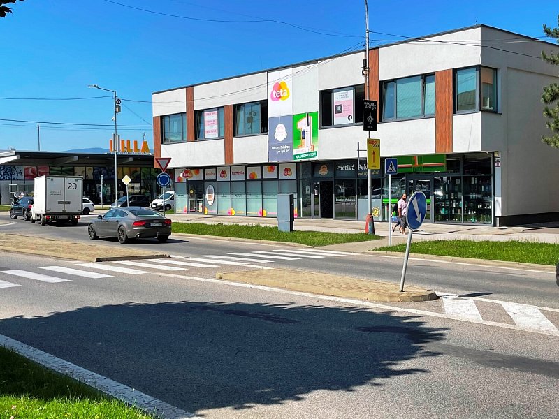 Vranov nad Topľou, Duklianských hrdinov 30