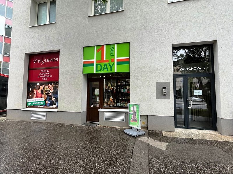 Bratislava, Páričkova 3 - zrušená predajňa