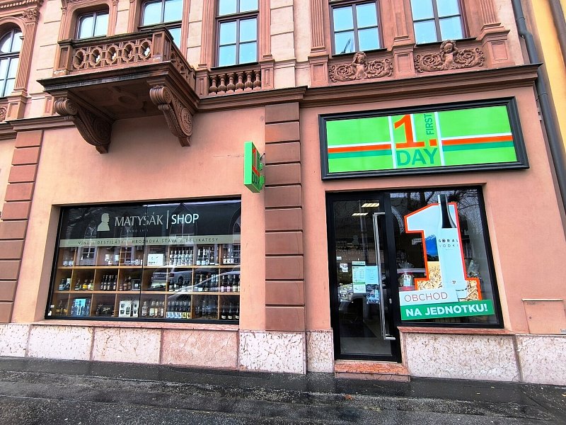 Matyšák Shop / 1. day - Komárno, Námestie Kossútha 4