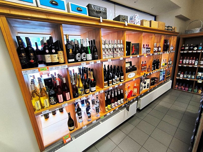 Matyšák Shop / 1. day - Komárno, Námestie Kossútha 4 