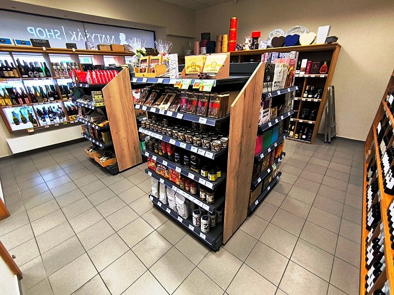 Matyšák Shop / 1. day - Komárno, Námestie Kossútha 4